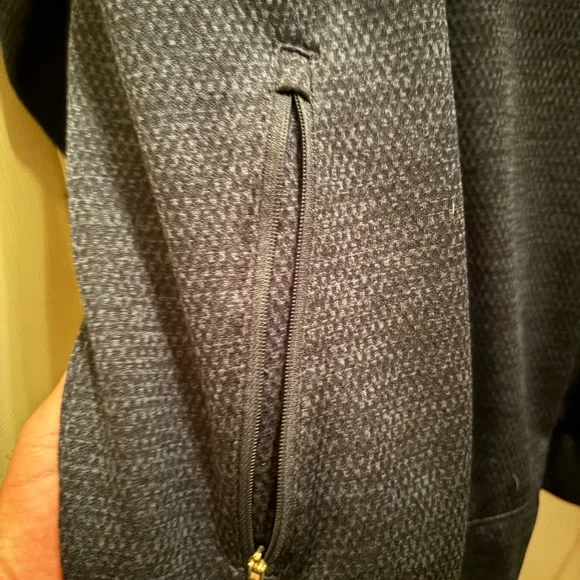 Reebok Sweatshirt - Picture 4 of 5